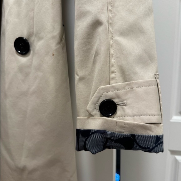 Coach Beige Women’s Trench Coat with Black Trim - Picture 4 of 5